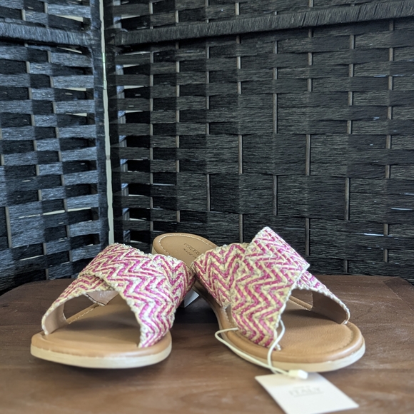 Venderosmarino Women's Sandals slides size 8 perfect Shoes In Box Summer - Picture 9 of 9